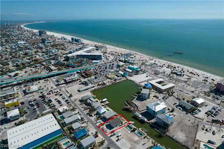910 3rd St Fort Myers Beach, FL 33931