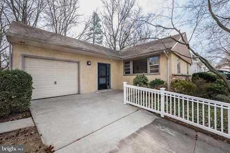 406 Saratoga Dr Cherry Hill, NJ 08002