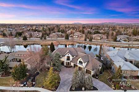 910 W. Watersford Dr. Eagle, ID 83616