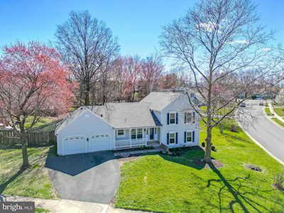 13715 Northbourne Dr Centreville, VA 20120