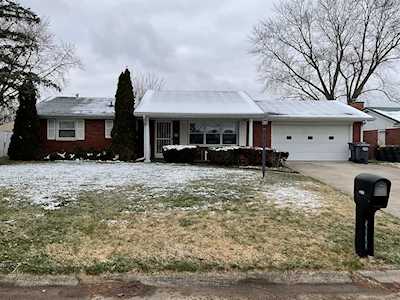 4121 Greenfield Dr Anderson, IN 46013