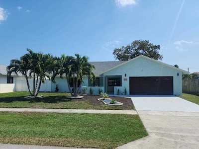 55 Vista Del Rio Boynton Beach, FL 33426