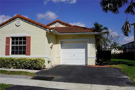 1116 SW 180th Ter Pembroke Pines, FL 33029