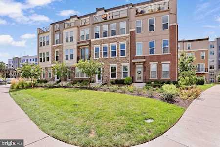4963 Lakeside Crossing Chantilly, VA 20151