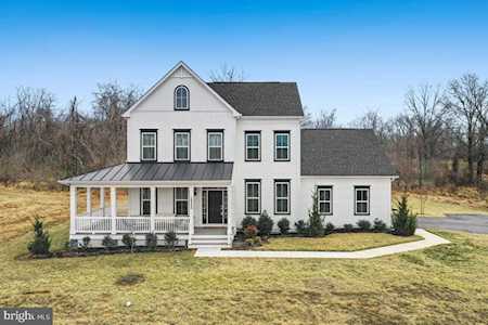 18332 Presidio Round Hill, VA 20141