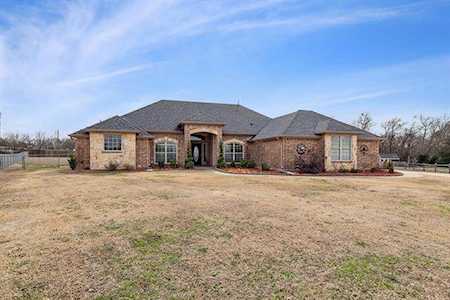 203 Maple Circle Nevada, TX 75173