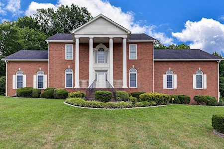 1201 Stirlingshire Dr Hendersonville, TN 37075