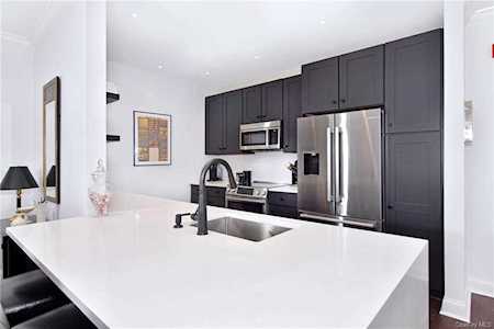 55 1st Street #305 Pelham, NY 10803