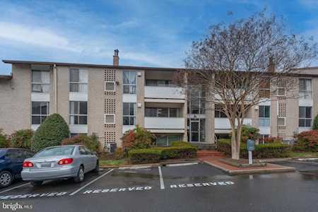5606 Bismach Dr #101 Alexandria, VA 22312