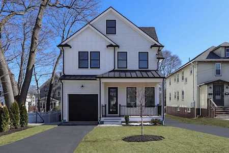 1919 Commonwealth Ave #1919 Newton, MA 02466