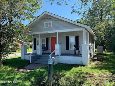 701 W Satchwell Street Burgaw, NC 28425