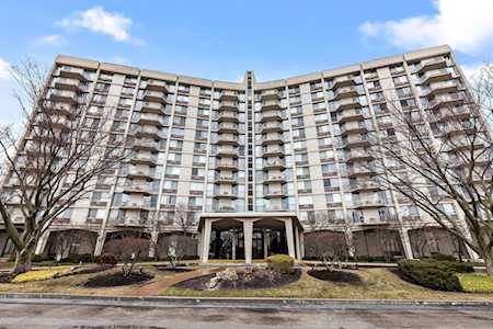 20 N Tower Rd N #1M Oak Brook, IL 60523