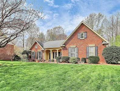 2806 Newport Ln Matthews, NC 28105