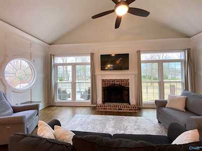 2716 SE Whistler Lane Owens Cross Roads, AL 35763