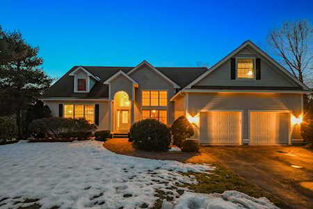 3 Gilboa Ln Nashua, NH 03062