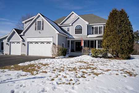 10 Julia Ln Pepperell, MA 01463