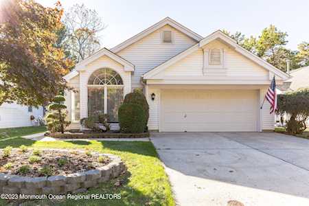 2347 Kira Ct Toms River, NJ 08755