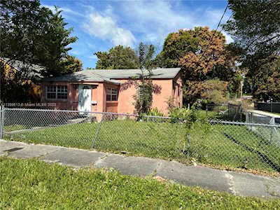 1355 NW 44th St Miami, FL 33142