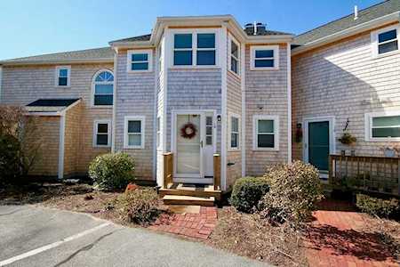 16 Harbor Hill Dr #16 Bourne, MA 02532