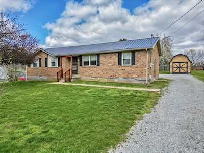 212 Lyons Ln Columbia, TN 38401