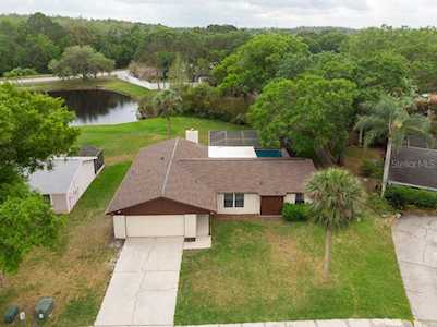 660 Sweetbriar Dr Oldsmar, FL 34677