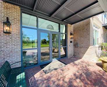 200 River Landing Dr Charleston, SC 29492