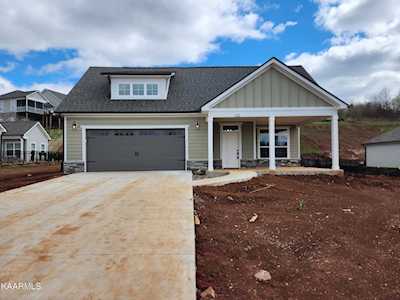 135 Cherry Blossom Ct Lenoir City, TN 37772