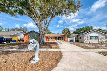 2894 St Croix Dr Clearwater, FL 33759