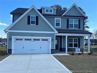 136 Leach Creek Raeford, NC 28376