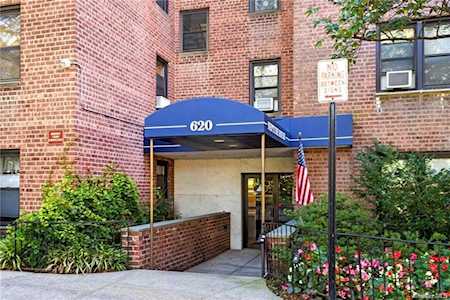 620 Pelham Road #5B New Rochelle, NY 10805