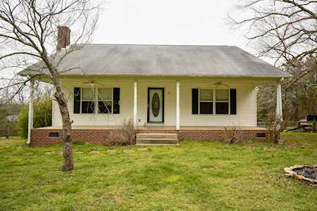 3699 Jimmy Gray Robinson Rd Williamsport, TN 38487