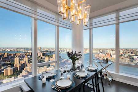 252 South St #18D New York, NY 10002