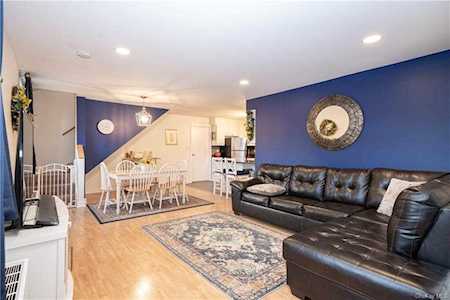 100 Chateau Lane #14 Hawthorne, NY 10532