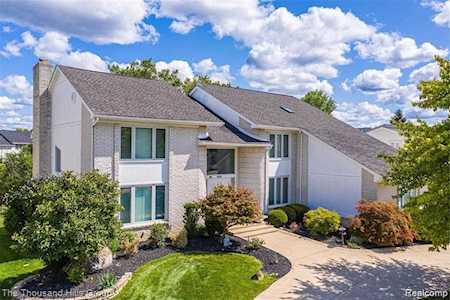 5666 Royal Wood West Bloomfield Twp, MI 48322