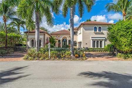 9 Fiesta Way Fort Lauderdale, FL 33301