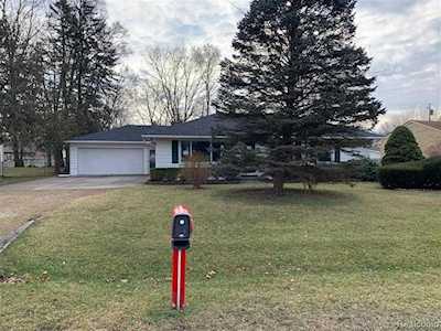 4110 Kingmont Shelby Twp, MI 48317