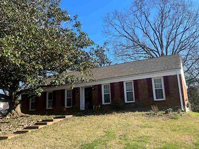 5185 Patrick Henry Dr Memphis, TN 38134