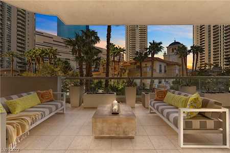 2857 Paradise Rd #204 Las Vegas, NV 89109