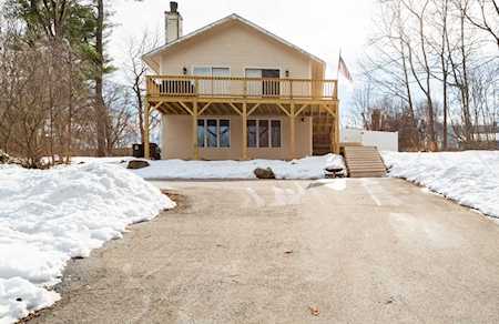 16 Lakeshore Dr. Georgetown, MA 01833