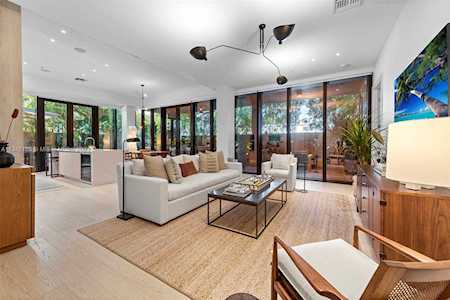 3156 SW 27th Ave #102 Miami, FL 33133