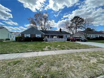 637 Whitechapel Dr Virginia Beach, VA 23455