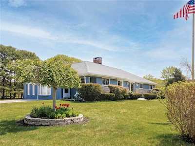 29 North Capalbo Dr Westerly, RI 02808