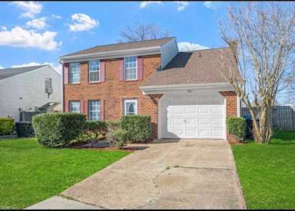 1905 Vienna Ct Virginia Beach, VA 23464