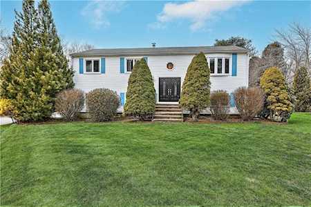 17 Anna Mac Dr Cumberland, RI 02864