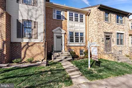 2881 Kelly Square Vienna, VA 22181