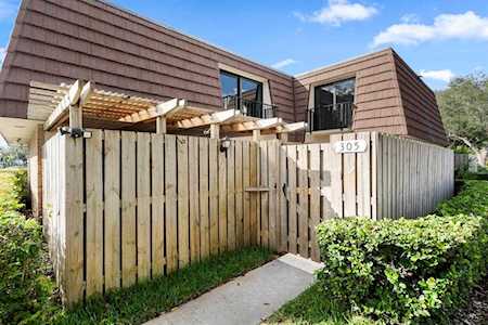 305 3rd Lane Lane Palm Beach Gardens, FL 33418