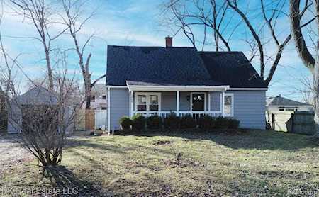 2860 Weaverton Rochester Hills, MI 48307