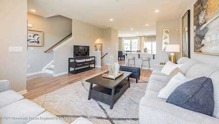 315 Mantoloking Dr Jackson, NJ 08527