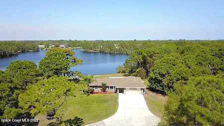 1496 Gilmore Street Malabar, FL 32950
