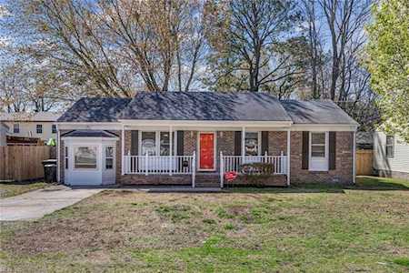 32 Pennington Ave Newport News, VA 23606